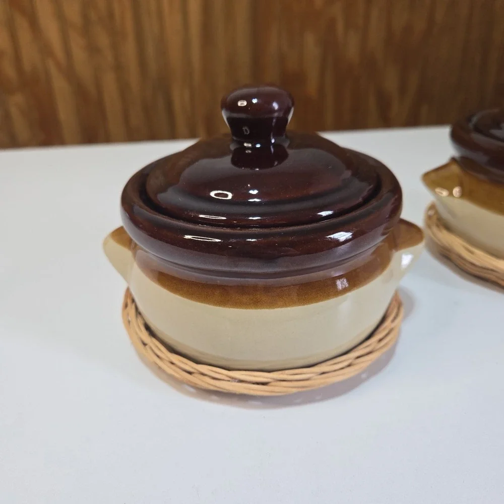 2 Vtg Stoneware Crocks French Onion Soup Bowls & Lids Brown Tan Beans USA Mats